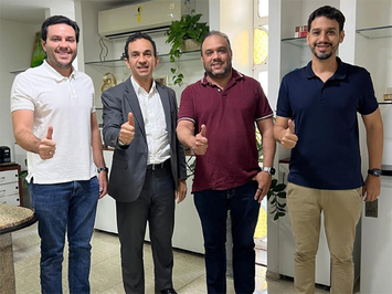 Prefeito Pompilím participa de audiência em Teresina com Secretário de Governo