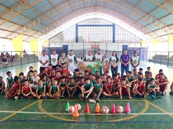 Prefeitura de Castelo do Piauí lança Escolinha de Futebol Gabriel Moreira Uchôa