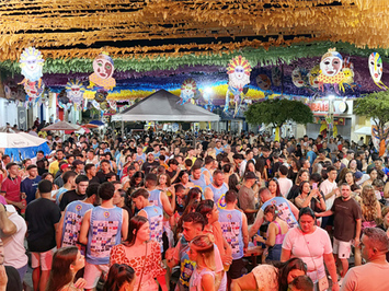 Segunda noite do Carnaval 2026 lota Trenzinho da Folia em São Miguel do Tapuio