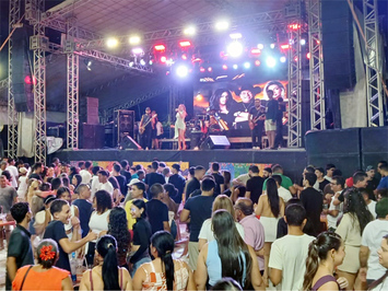 Jack Sampaio e Meu Canários animam a terceira noite de Carnaval em São Miguel do Tapuio