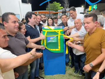 Prefeito Pompílio Filho inaugura reconstrução da Praça Coronel Manoel Evaristo de Paiva